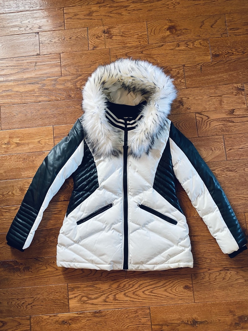 Women’s White & Black Fur-Trimmed Puffer Coat